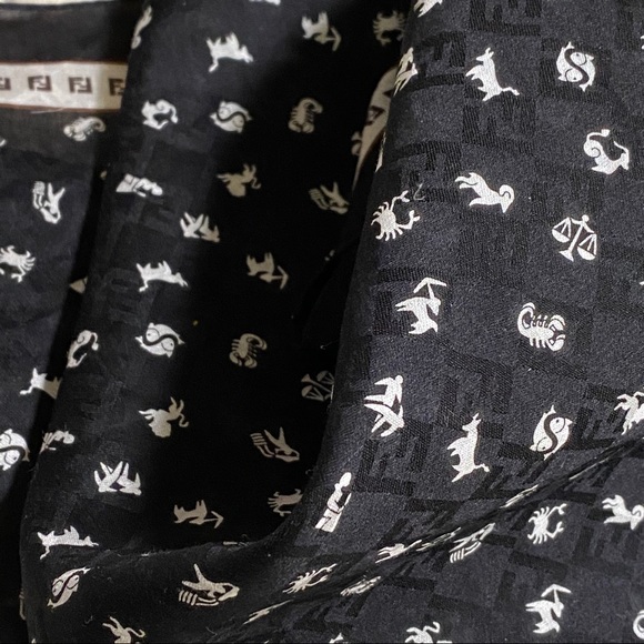 FENDI Authentic FF Logo Signature Black Scarf - Picture 5 of 8